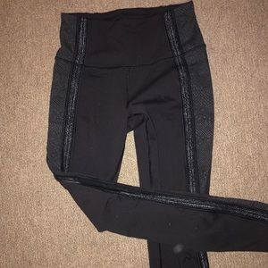 Lululemon leggings size 6